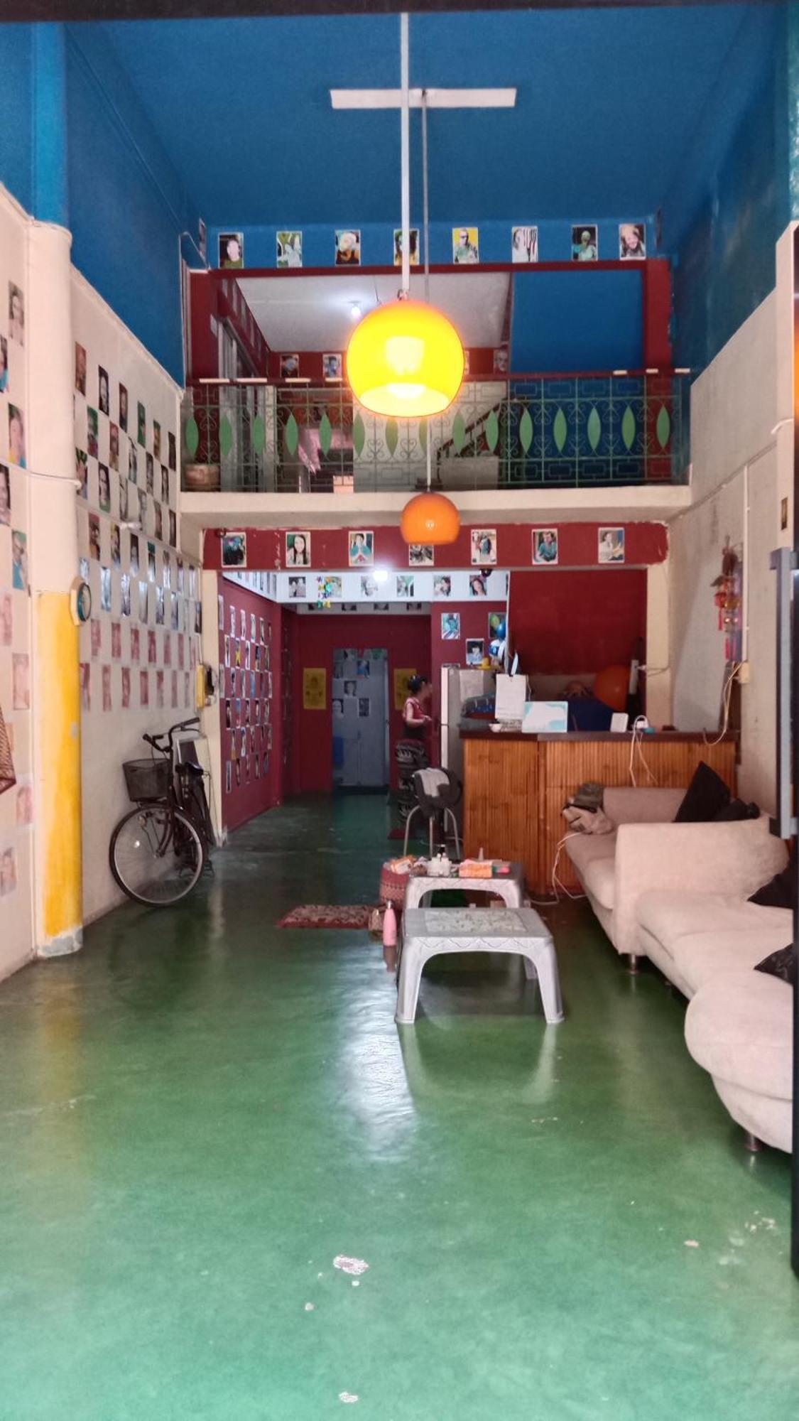 Banphe​ Hostel Екстер'єр фото